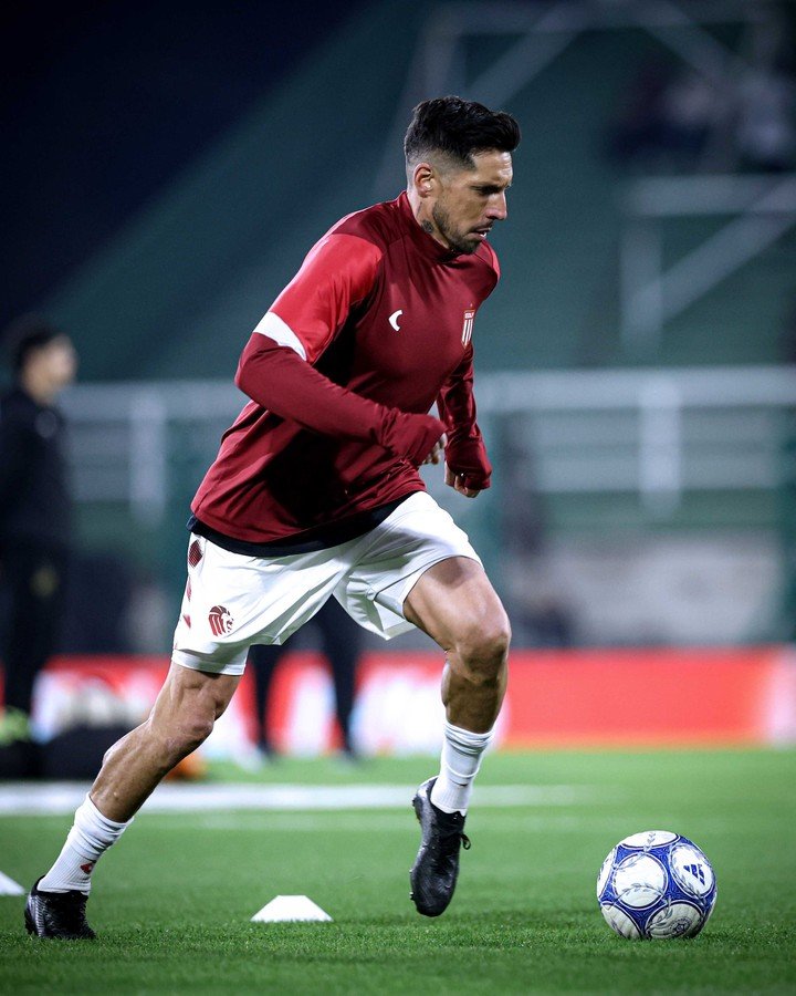 José Sosa en la entrada en calor.