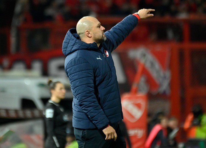 Jadson Viera, técnico de Independiente (Fotobaires).