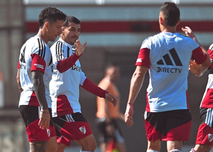 Correa celebra su gol. Foto: prensa River