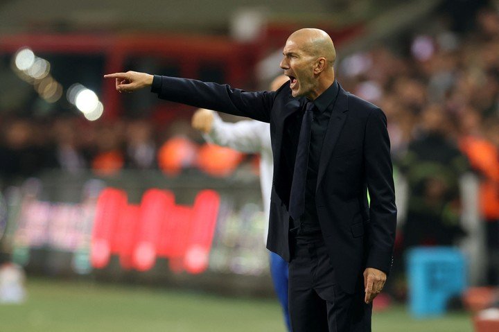 Zizou arrancó su ciclo con el pie derecho. (Reuters).