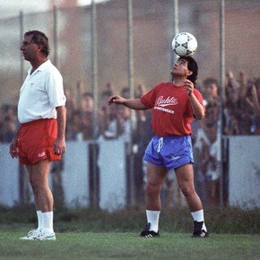Video: se publicó el tráiler del documental sobre el paso de Bilardo por el Sevilla